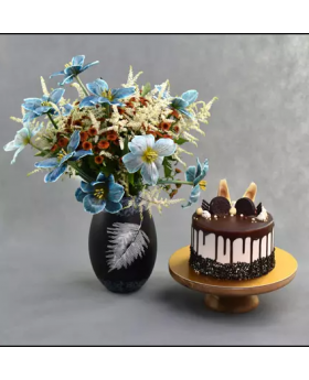 Luxe de Lavande With Cake