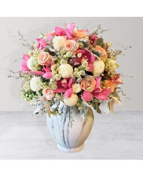 ELEGANT FLOWERS IN VASE