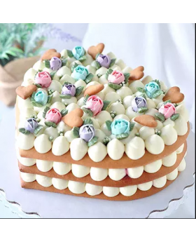 Pretty Flower Heart Cake 