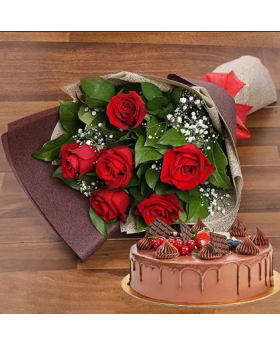 Roses & Fudge Cake